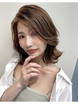 ループス(Roops) ヌードベージュ 大人可愛いくびれボブ