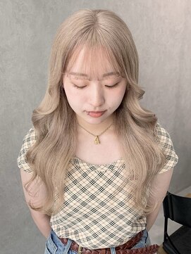 ロウル 渋谷(LOWRL) ホワイトミルクティー/ミディアムヘア/シルキーベージュ