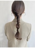 シンプル巻き付けタイトポニー