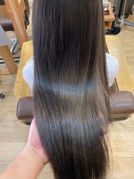 グランバイ アトリエドングリ(Grand × AtlierDonguri) お客様髪質改善データ937（アッシュグレイ）