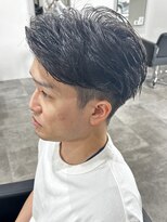 ヒュイル バイ ニアウ(Hwyl by Niau) メンズマッシュパーマニュアンスパーマスパイラルパーマ刈り上げ