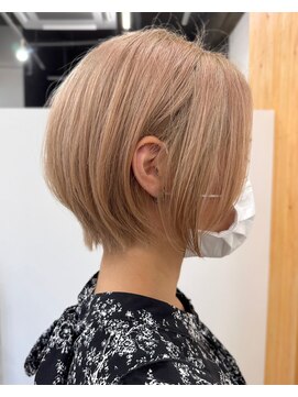 ユトリ ヘアーアンドスパ(YUTORI hair&spa) ハイトーン×ショート