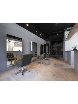 大型店が苦手な方におすすめの《inswer》では、マンツーマン施術であなただけのサロンタイムをご提供－。