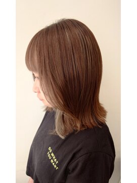 ゼル ビッグアイ(ZELE) 長めボブスタイル