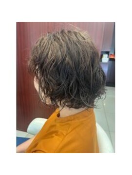 クララ カスガイ(CLALA kasugai) ショートボブ＋パーマ