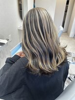 ベル サウス(BHEL south) 津市ロングレイヤーカットハッシュカット透明感カラー重めロング