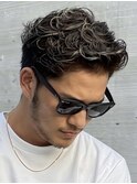 アップバングショート刈り上げメンズカット筋感ハイライト
