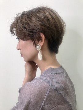 ネリ(NERi) 大人女性に人気☆軽やかショートレイヤー×顔周りカット