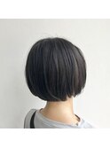 さりげないハイライトがおしゃれなボブ