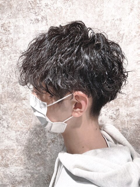 黒髪ナチュラル短髪ツイストパーマ清潔感韓国風毛束セミウェット