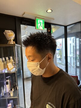 アイズ 海老名(AIZU) メンズカットフェードカットショートアップバングツイストパーマ