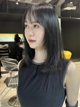 シティ(CITY) ストレートヘア レイヤーカット 低め 韓国ヘア 顔周り 東垂水