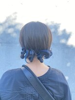 カリラ(CAOLILA) インナーカラーとねじねじアレンジ