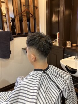 ジールアンドニコ(Zeal & nico.) スキンフェードカット