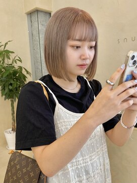 スニュウ(snuw) 切りっぱなしボブ小顔カットグレージュマロンベージュ