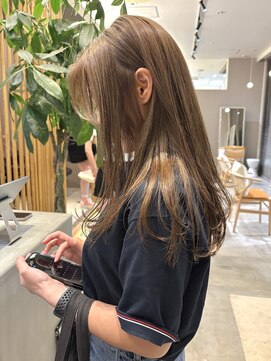 ニール(niil) 【REINA】ナチュラルベージュ×ナチュラルレイヤー