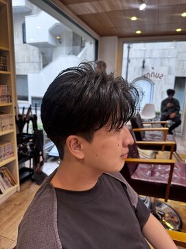 オーシャントーキョー(OCEAN TOKYO) 韓国マッシュフェザーパーマニュアンスパーマセンターパート黒髪