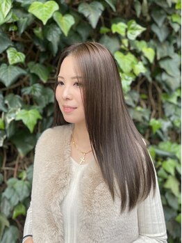 グレイス ヘアドレッシング 鷹匠(grace hair dressing)の写真/Aujuaヘアケアソムリエ在籍*髪質や履歴に合わせて薬剤や施術を選定し、毛先まで潤う美髪へ!