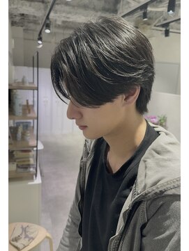 キートス(Kiitos) 【大阪/梅田/毛流れセンターパート】牛尾 剛