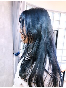 アロー(arrow) 光でかわるブルーブラック【みのり】