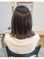 アンドビー(&b.)&nbsp;ナチュラルな外ハネヘア