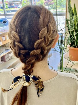 美容室リップル スッキリかわいいアップスタイル