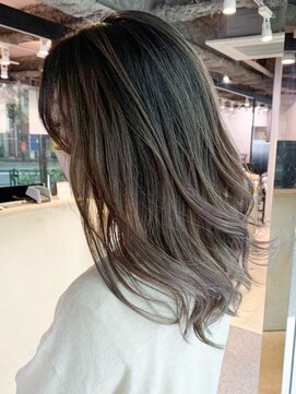 アイティー バイ アルバム 中野店(IT by ALBUM) バレイヤージュ_グレージュカラーボブウルフ_ba410471