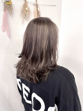 トリニティ 本厚木(trinity) コントラストハイライトレイヤーくびれミディアム本厚木