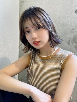 ルービック 京橋(Rubik's) 外ハネミディアム/ウルフデザインハイライト