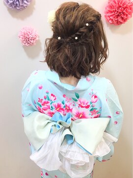ベスト振袖 髪型 ミディアム ハーフアップ 自由 髪型 コレクション