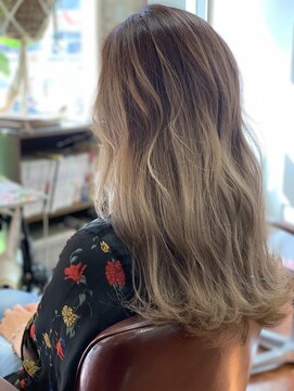 グルック ヘアリラクゼーション 玉出店(Gluck Hair Relaxation) White beige