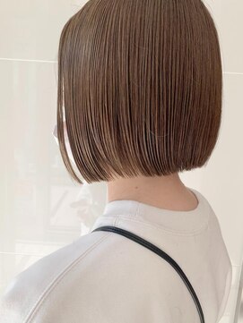 ヨーク(yoke.) 切りっぱなしボブ×明るめベージュカラー