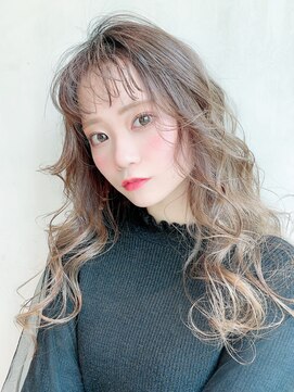 アイティー バイ アルバム 浦和店(IT by ALBUM) ラフウェーブ_ホワイトアッシュショートパーマ_8261