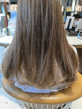 リバレッジ 広尾(Leverage) 透明感ホワイトベージュ