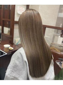 サロンデピレ 圧巻のストレート　縮毛矯正クセストパーとカラー #グレージュ