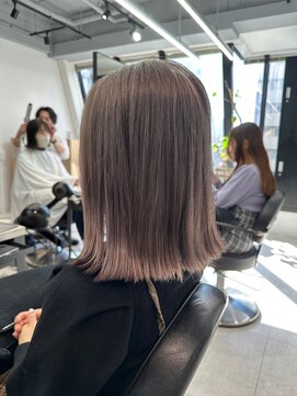 ルネ 北千住(Renee) アッシュカラー_グレーベージュ_切りっぱなし