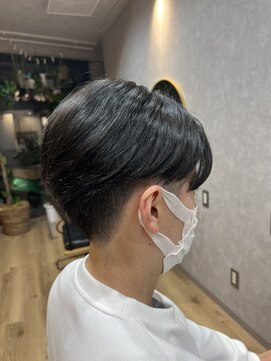 ボーンブライト(born bright) 前下がりセンターパート