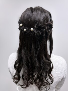 アールエーサロンモノクロ 秋葉原(RA SALON モノクロ) お花ハーフアップ