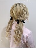 編み込みツイン×お花アレンジ♪