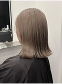 ハイトーングレージュ
