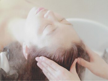 マール(MAR)の写真/【半個室の癒し空間】髪や頭皮の汚れが気になる方、日々の疲れを癒してリフレッシュしたい方におすすめ☆