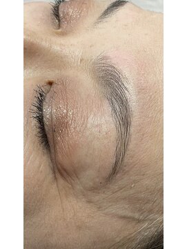 プルベル まゆげ