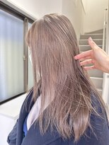 ルーム(Loom.)&nbsp;ハイライトカラー　ベージュカラー　ケアダブルカラー