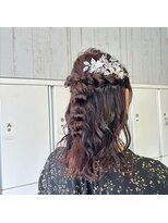 アイディー バイ ケンジ(id. by KENJE) ハーフアップタマネギヘア