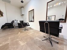 エッセンシア 表参道店(ESSENCIA)の雰囲気（マンツーマン!オーダーメイドの髪質改善施術[髪質改善/縮毛矯正]）