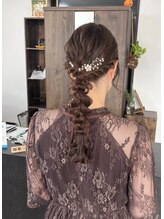 結婚式・お呼ばれもお任せ！ プロの技術で崩れない【華やかアレンジ】