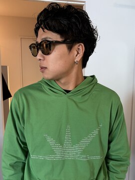 トッド(tod) men's/メンズショートパーマ.カジュアルセンターパート.パーマ