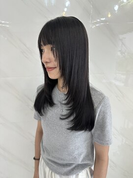 エミン(emyn) イメチェン/ウルフレイヤー/前髪/就活暗髪/髪質改善