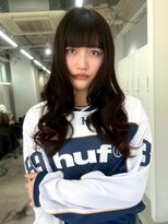 ロイオブジゼル(roi of GiseL)&nbsp;レイヤー 顔周りカット ワイドバング 巻き髪 赤み消しベージュ