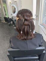 コアブラン 原宿 明治神宮前(CORE blanc)&nbsp;カチモリハーフアップインナーカラーボブヘアセット結婚式表参道